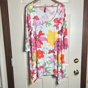 White Mark White Floral Scoop Neck Tunic with Pink, Red & Yellow Blooms